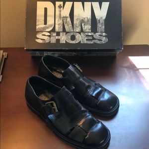 Men’s DKNY leather sandals